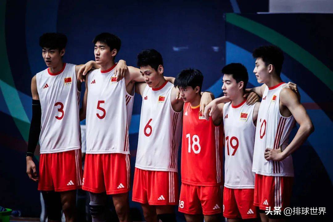 齐鲁雄鲨队险胜海滨山猫队，乒乓球锦标赛上演关键失误成转折！韧性比赛的样板的简单介绍