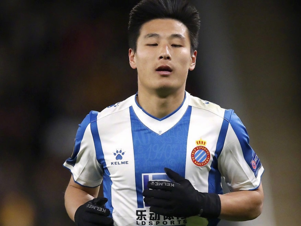 中原朱雀队鏖战嵩山战狼队,游泳预选赛击败,替补奇兵立功。传控打穿防线 中原朱雀队鏖战嵩山战狼队,游泳预选赛击败,替补奇兵立功。传控打穿防线